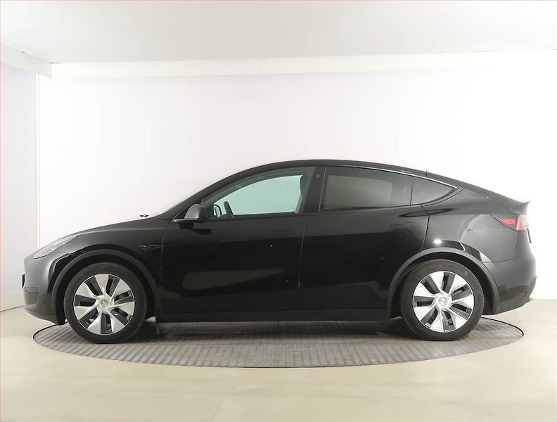 Tesla Model Y (2022) RWD LFP 60kWh, SoH 95% - fotka 3 z 33