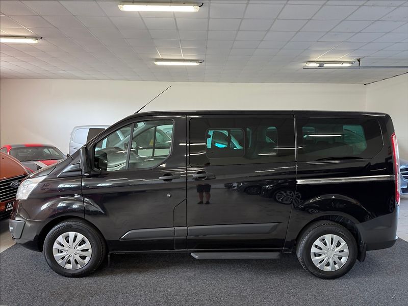 Ford Tourneo Custom 2,2 9míst,92kW,po servisu - fotka 3 z 26