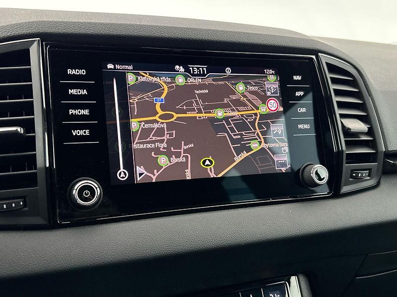Škoda Karoq DSG Sportline - fotka 26 z 31