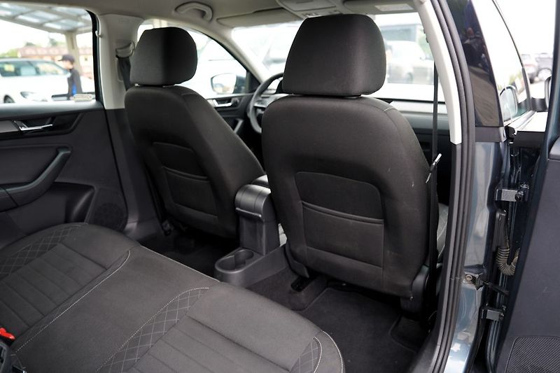 Škoda Rapid 1.0 TSI 95 PS Style/Al/LED/ČR - fotka 28 z 34