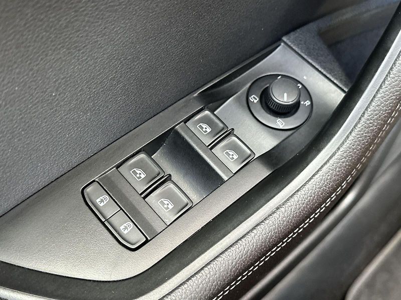Škoda Superb (2023) Combi 2.0 TDI DSG Style - fotka 18 z 34