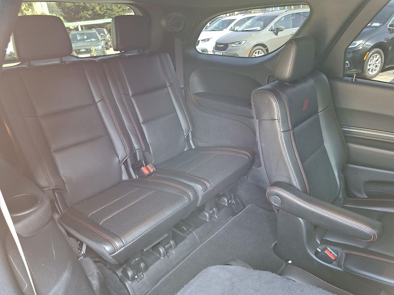 Dodge Durango (2023) 5,7L V8 4x4, Max výbava, tažné - fotka 15 z 35