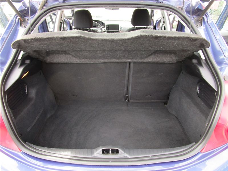 Peugeot 208 1.4HDi  Klima, 2. maj. - fotka 30 z 36