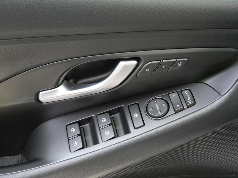 Hyundai i30 - fotka 12 z 26