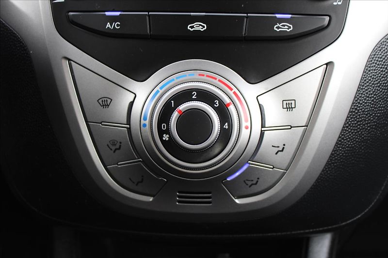 Hyundai ix20 1,4 CRDi  NOVÉ V ČR,TAŽNÉ - fotka 12 z 23