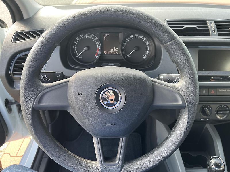 Škoda Fabia 1.4 TDI Red & Grey 1.Majitel - fotka 21 z 28