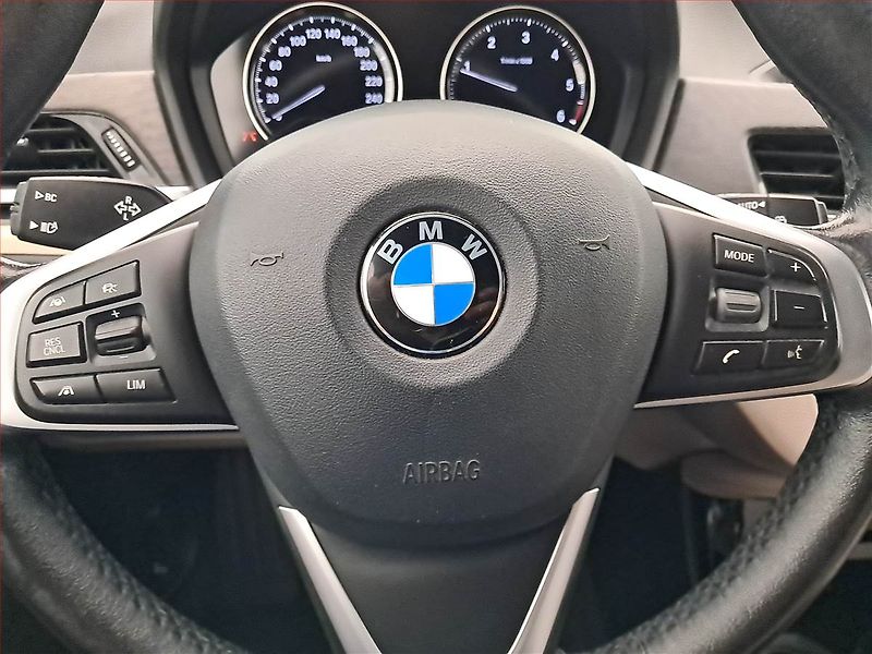 BMW X1 (2019) sDrive18d, Automat, ČR,1.maj - fotka 20 z 20