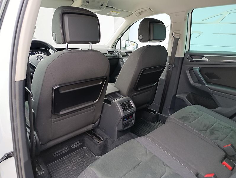 Volkswagen Tiguan 2.0TDI DSG 4M HIGHLINE ČR - fotka 15 z 35
