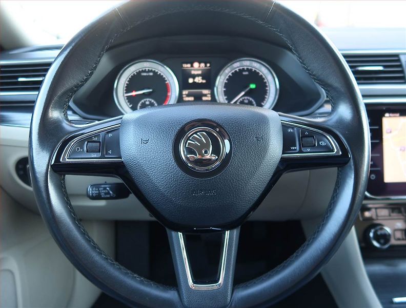 Škoda Superb (2019) Style 1.5 TSI, Automat - fotka 17 z 23