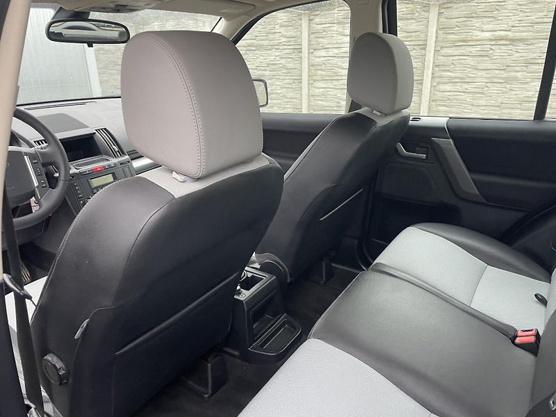 Land Rover Freelander 2.2TD4 160PS 4x4 136TKM SPORT! - fotka 128 z 201