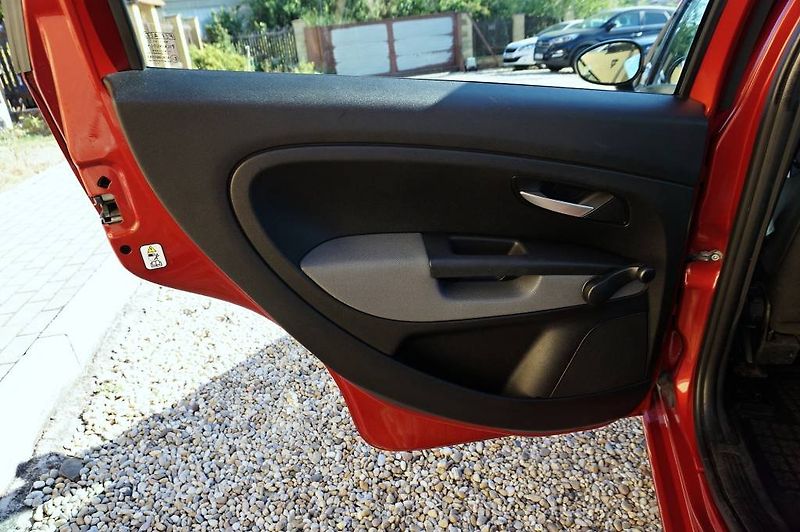 Fiat Grande Punto (2007) 1,2 48 kW - fotka 18 z 32