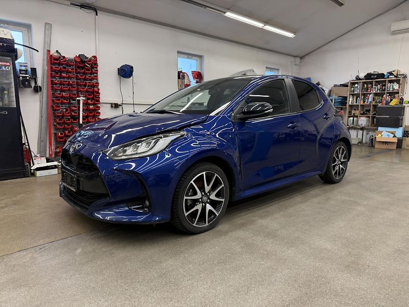 Toyota Yaris 1.5 hybrid 68 kW - fotka 5 z 21
