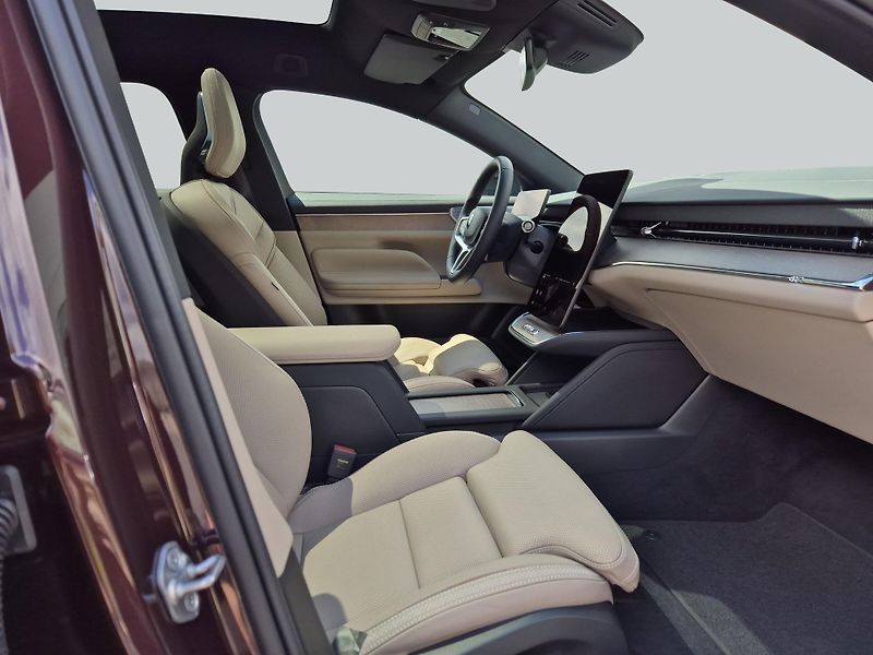 Volvo ES90 Single Motor RWD Ultra - fotka 12 z 19