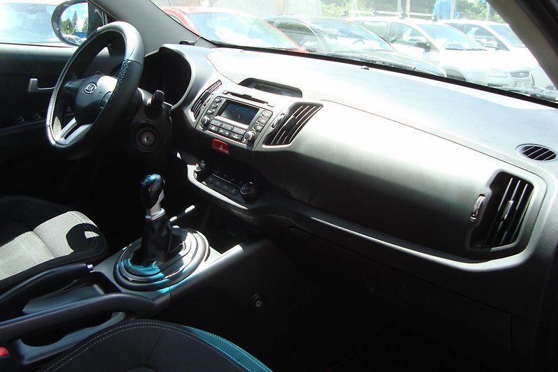 Kia Sportage (2010) 1.6 GDi, 99 kW,ČR,Servisní kn. - fotka 40 z 67