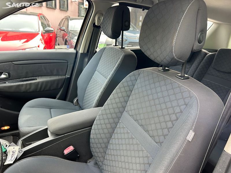 Renault Grand Scénic (2010) 1.5 DCi 78 KW - fotka 12 z 21