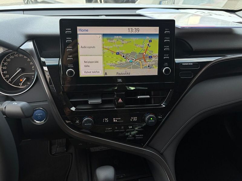 Toyota Camry 2,5 Hybrid  Executive VIP - fotka 13 z 20