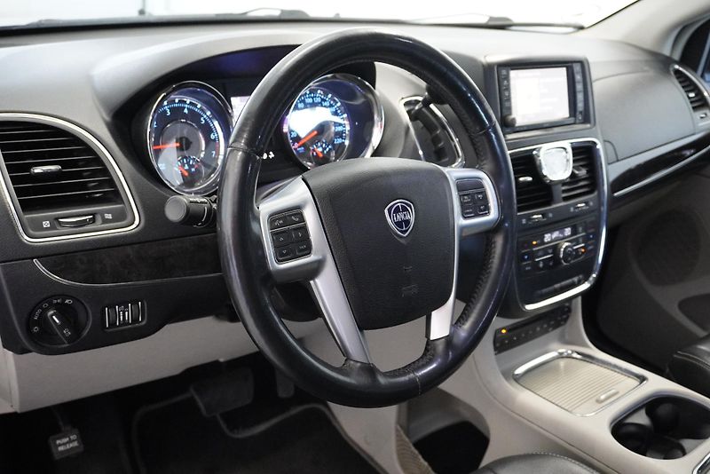 Lancia Voyager VOYAGER 3,6 V6 AUT. - fotka 15 z 33