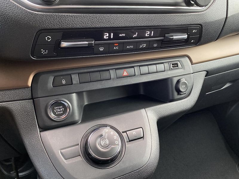 Toyota ProAce 2.0 D 130 kW AT Family - fotka 21 z 27