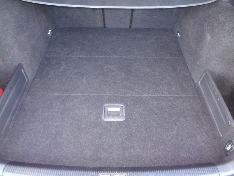 Volkswagen Passat 2.0 TDI Highline 103 kW M6F - fotka 22 z 29