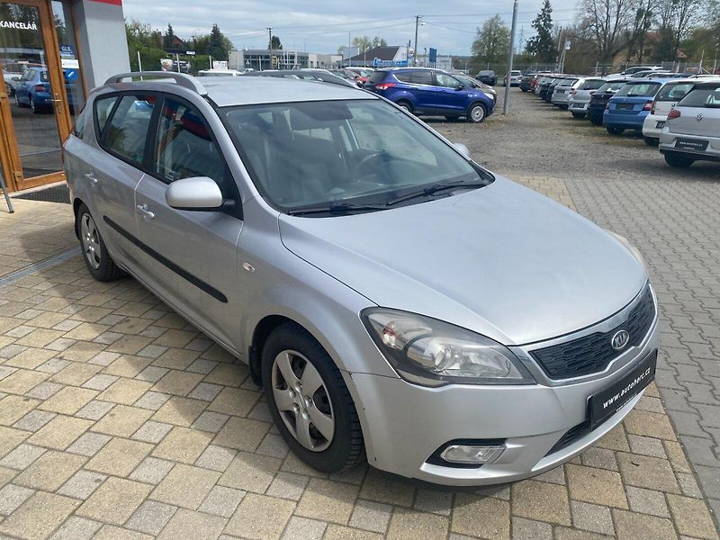 Kia Ceed (2010) 1.4  ČR - fotka 2 z 16