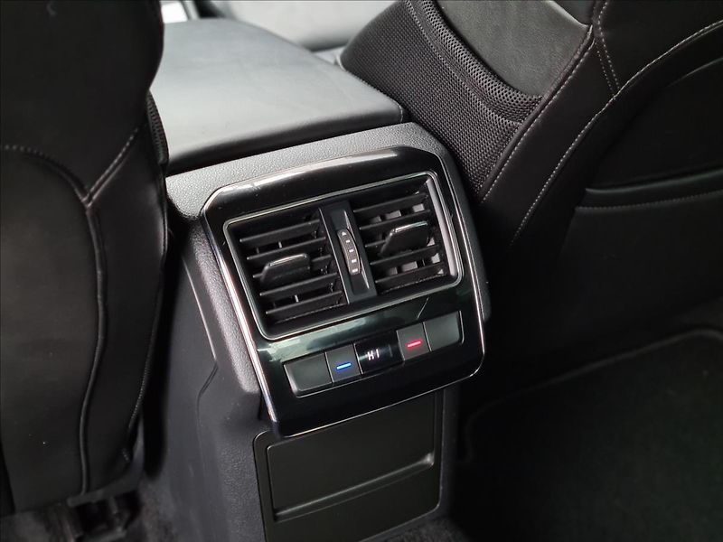 Škoda Superb III 2.0TD*NAV*EL.KUFR*SERV - fotka 11 z 29