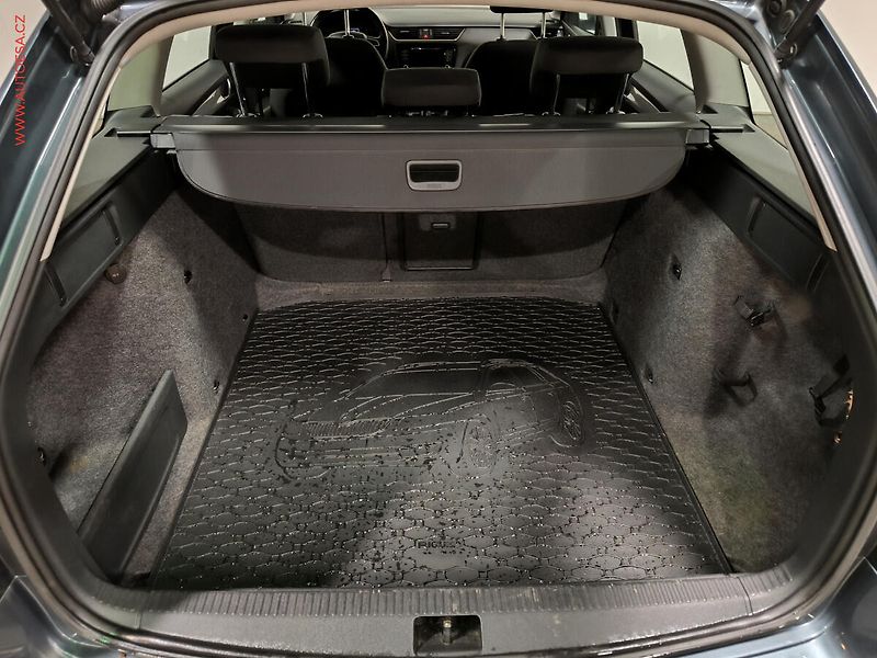 Škoda Octavia (2014) 1.6TDi 4x4, AC, tempo, park - fotka 7 z 17