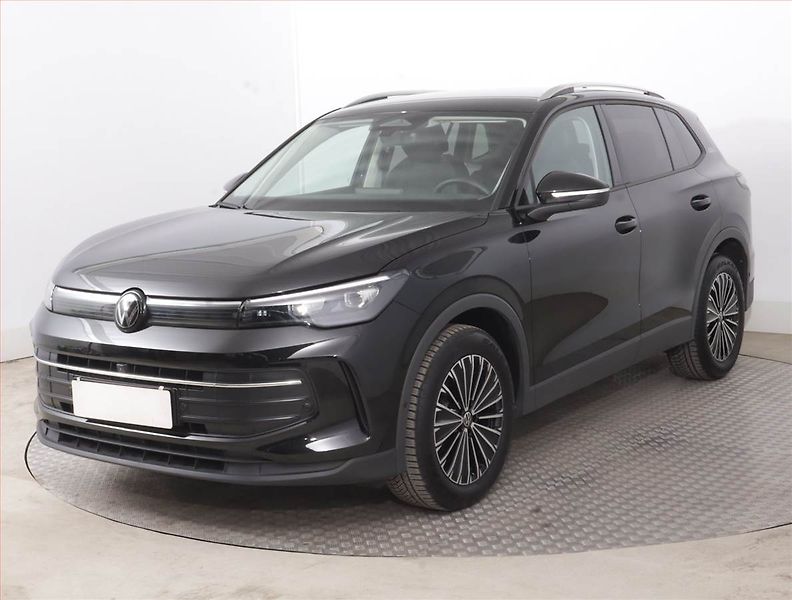 Volkswagen Tiguan (2025) Life 1.5 eTSI - fotka 2 z 16
