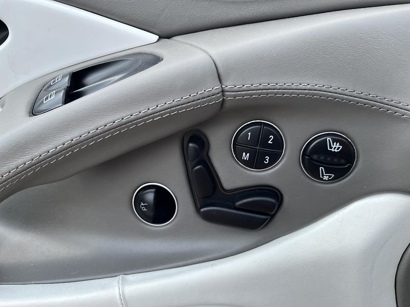 Mercedes-Benz SL 500 SL - fotka 26 z 35