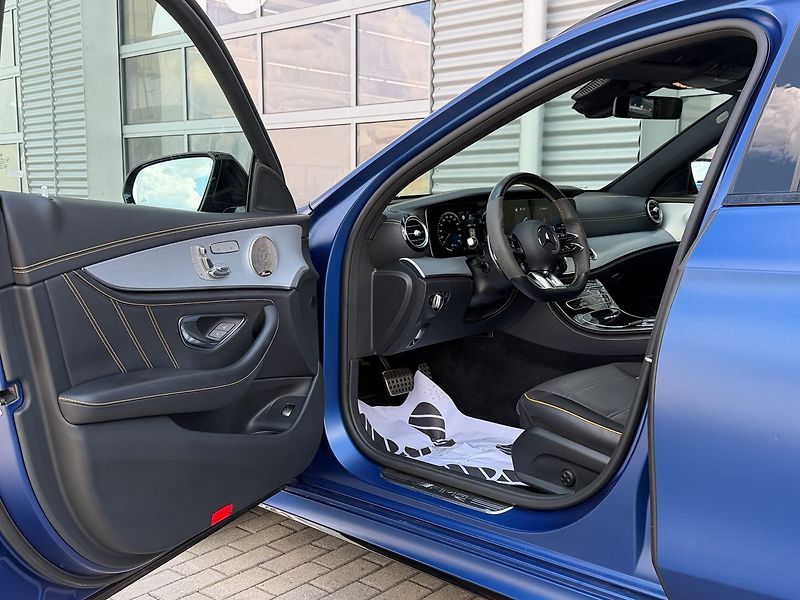 Mercedes-Benz Třídy E 63 S AMG - fotka 23 z 47