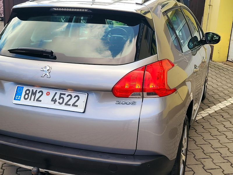 Peugeot 2008 PT Allure *ROZVODY*serv.kn     - fotka 14 z 46