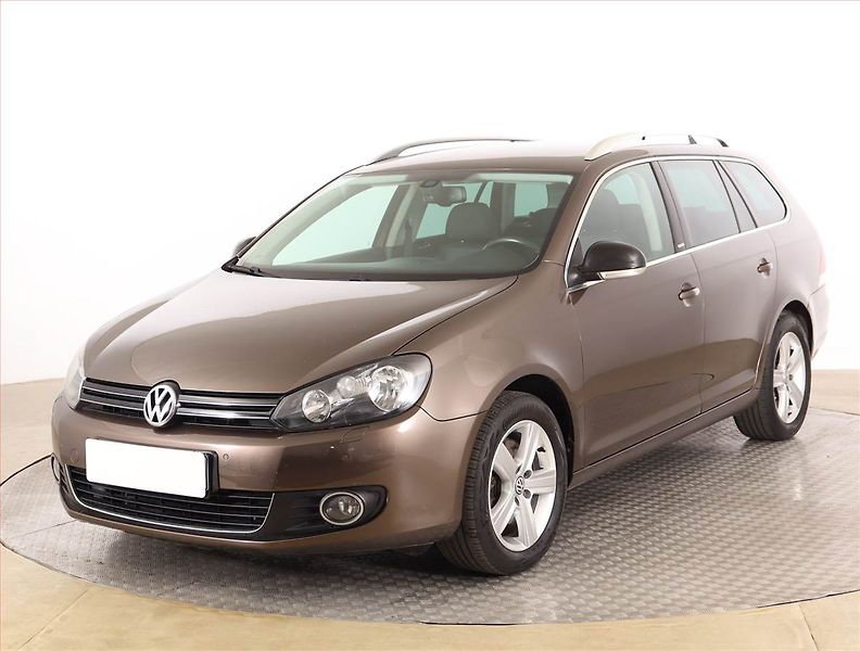 Volkswagen Golf (2011) 2.0 TDI, Serv.kniha, Tempomat - fotka 2 z 17