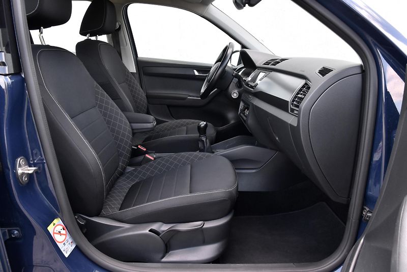 Škoda Fabia 1.0 TSi 6st 81 kW STYLE,DKLIMA - fotka 49 z 55