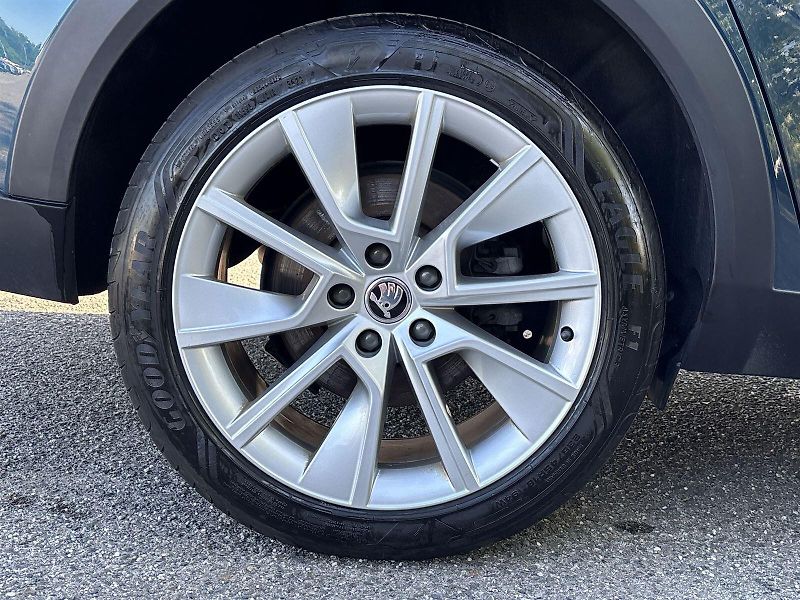 Škoda Superb (2024) Combi 2.0 TDI 4x4 DSG Scout - fotka 30 z 33
