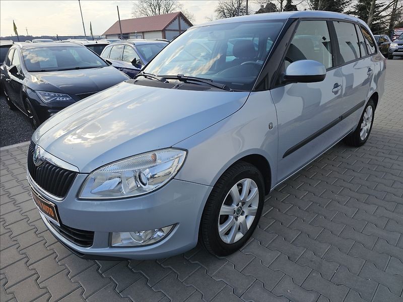 Škoda Fabia II 1,2TSi 77KW Ambiente - fotka 3 z 42