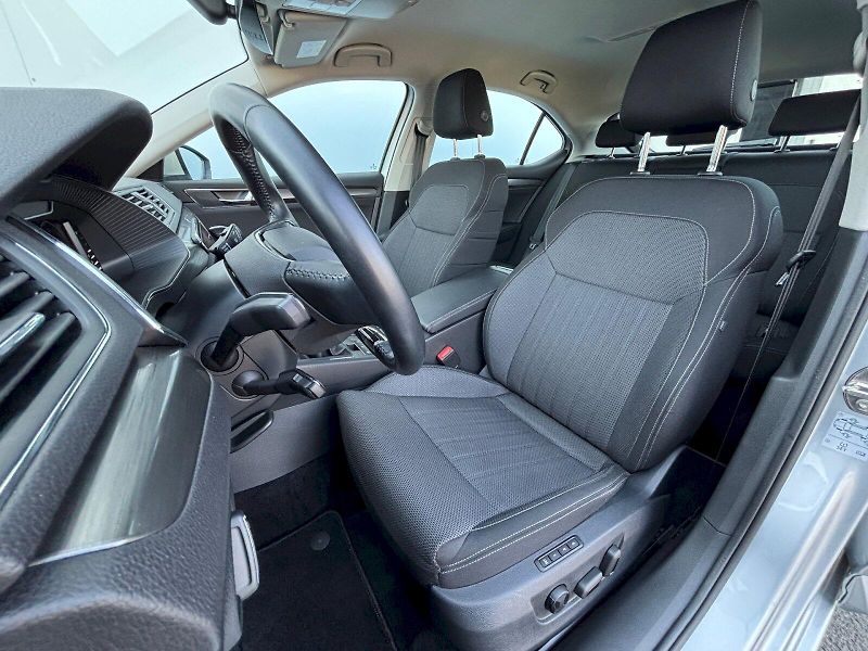 Škoda Superb (2022) 2.0 TDI 110kW Style - fotka 6 z 35