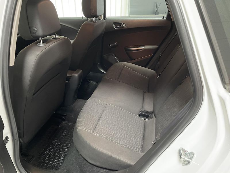 Opel Astra 1.4 i ČR 1.MAJITEL SERVISKA  - fotka 17 z 24