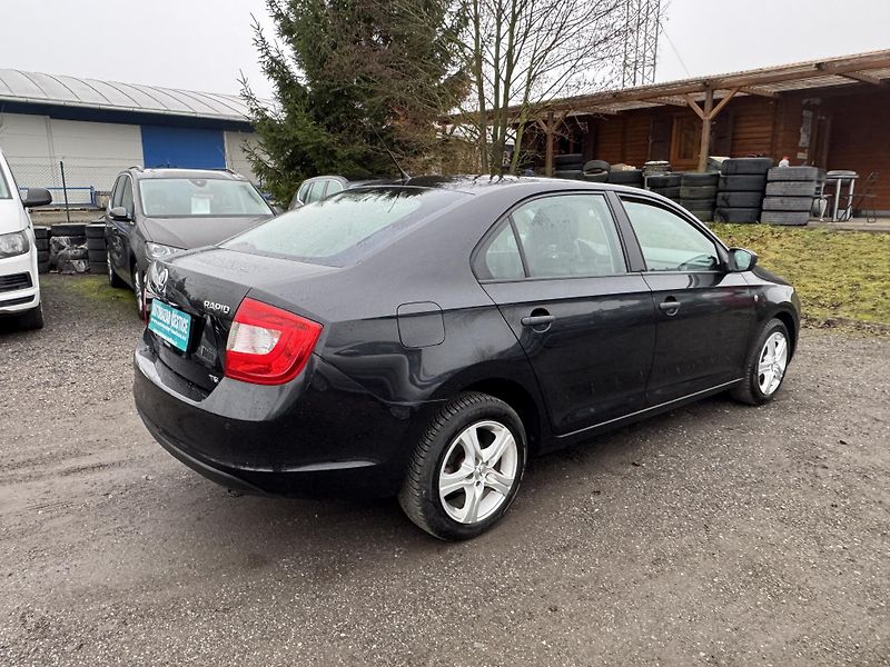 Škoda Rapid 1.2 TSI PARKTRONIC - fotka 5 z 17