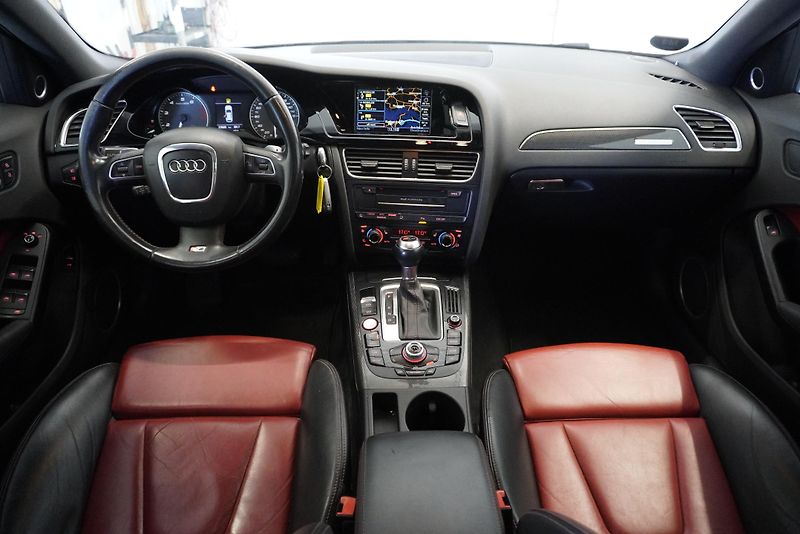 Audi S4 3.0 TFSI 333PS QUATTRO AUTOMAT - fotka 25 z 36