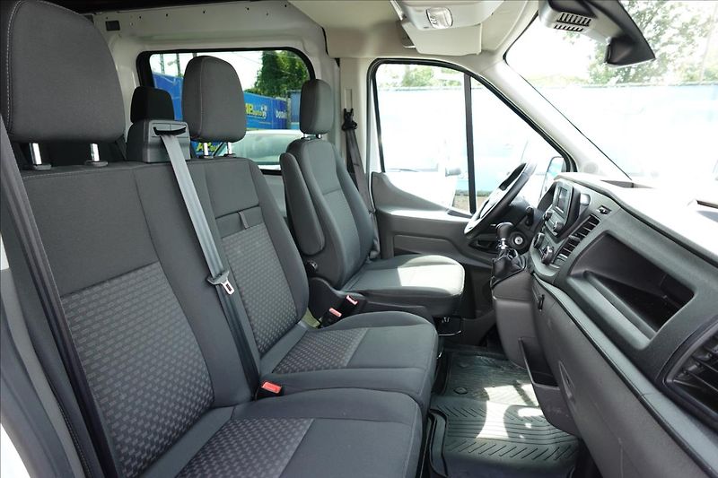 Ford Transit 2,0 TDCI  JUMBO 6MÍST KLIMA - fotka 14 z 31
