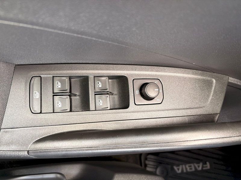Škoda Fabia (2024) MPI 59 kW Selection - tažné - fotka 23 z 25