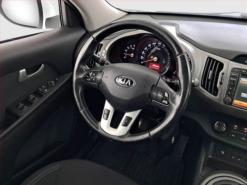 Kia Sportage (2014) 1.7 CRDi, Navi, Tempomat - fotka 16 z 19