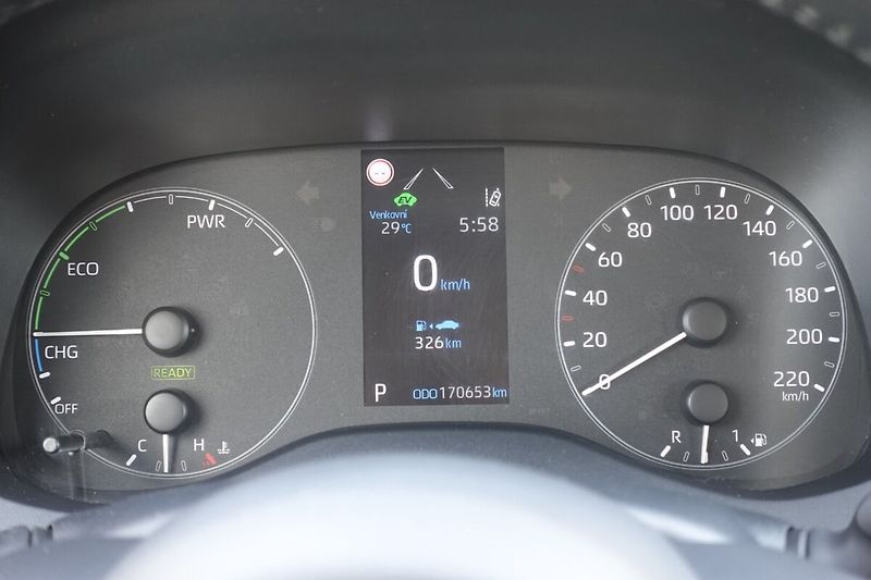 Toyota Yaris 1,5 HEV Comfort - fotka 22 z 26