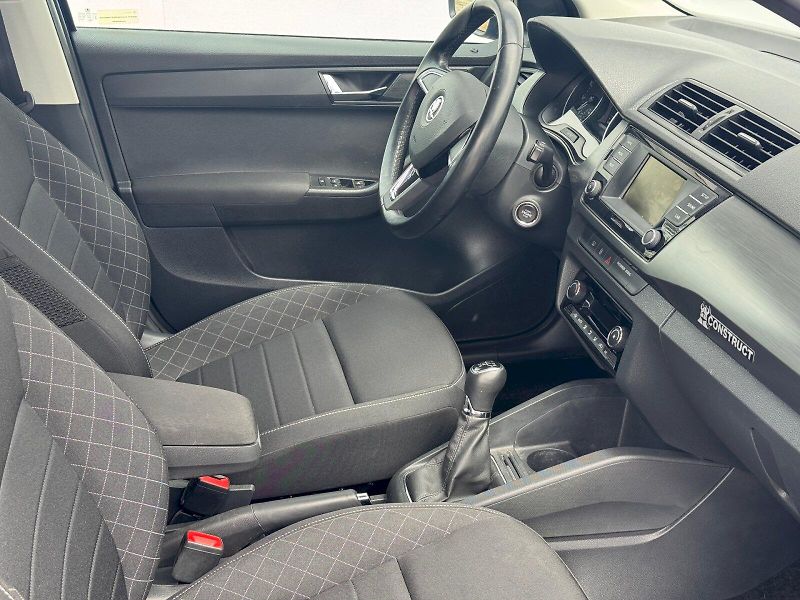 Škoda Fabia (2015) 1.2 TSI 66 kW Style Combi - fotka 7 z 25