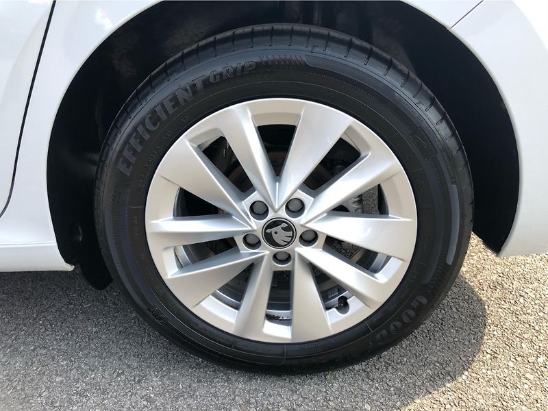 Škoda Scala 1.0 TSi SELECTION - fotka 14 z 28