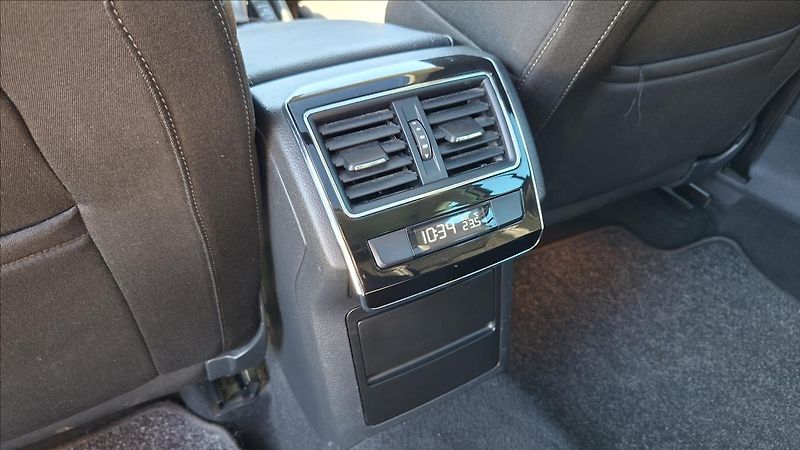 Škoda Superb 1,6 TDi 88 Kw Style DSG DPH - fotka 32 z 32