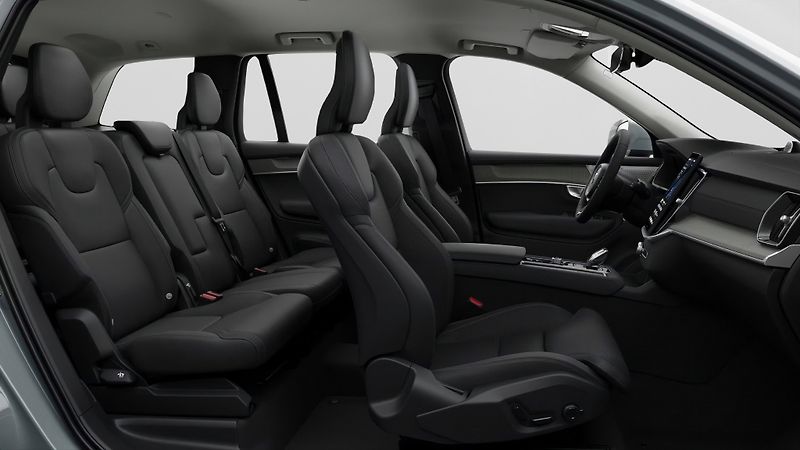 Volvo XC90 (2026) PLUS B5, vzduch.odpr., B&W, ma - fotka 9 z 11