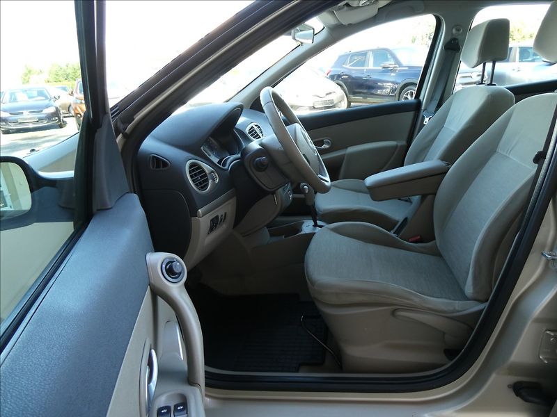 Renault Clio 1,6 i16V automat,serviska,závě - fotka 21 z 47