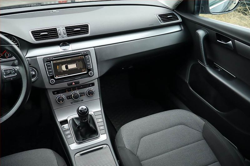 Volkswagen Passat (2014) 1.6 TDI, Navi, Tempomat - fotka 8 z 22