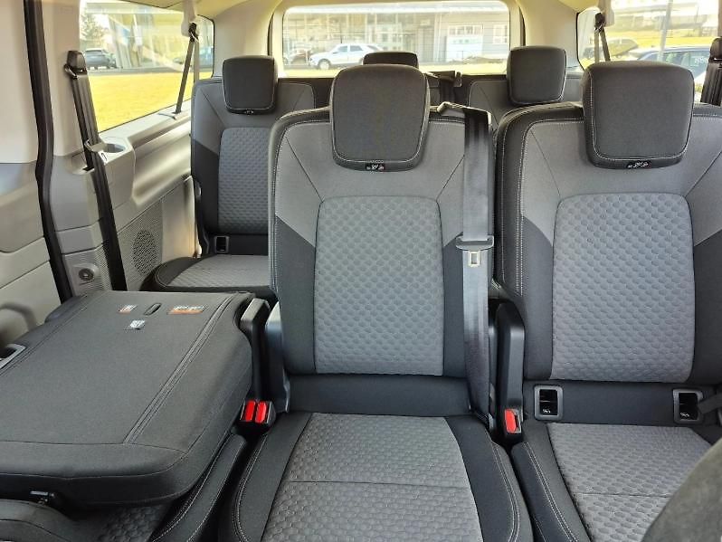Volkswagen Caravelle (2025) - fotka 9 z 12