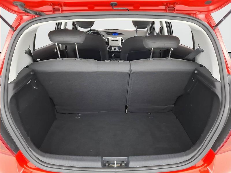 Hyundai i20 (2011) 1.2, ČR,1.maj - fotka 13 z 13